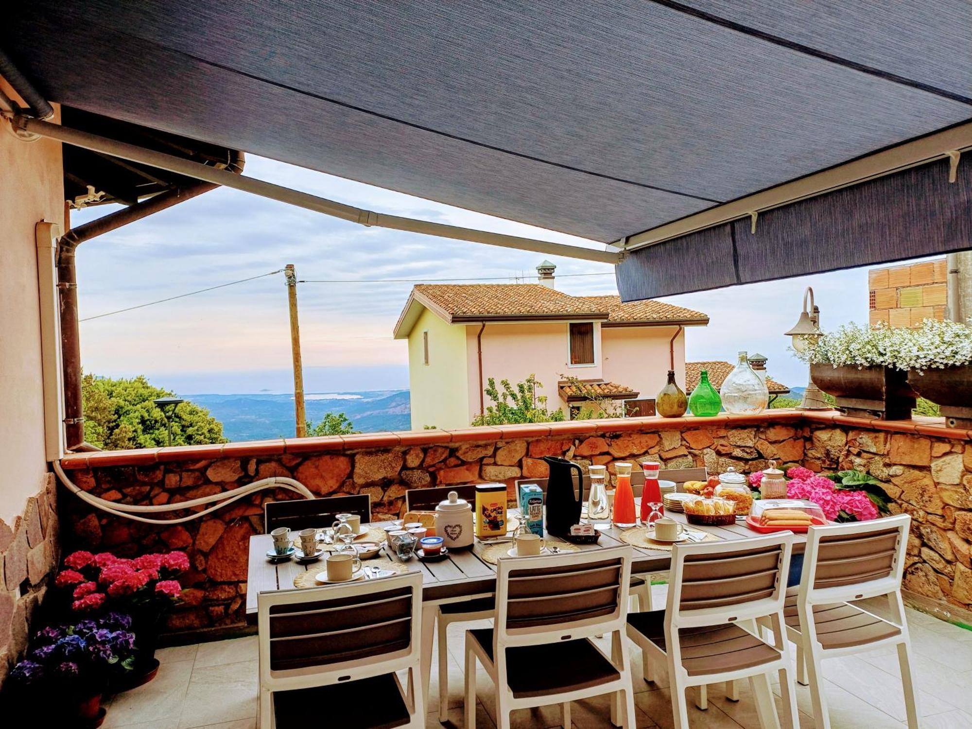 Monti E Mare Bed & Breakfast